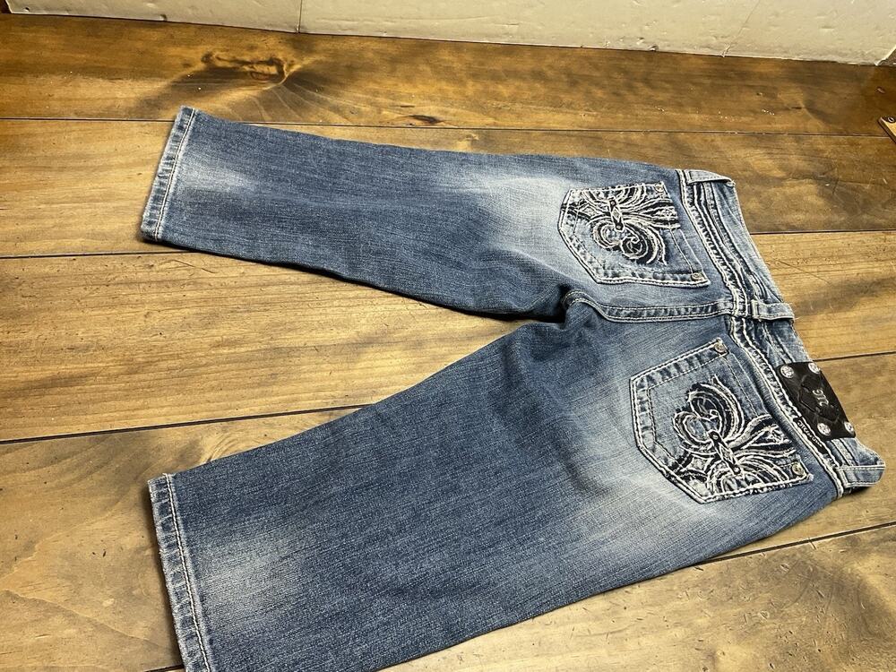 Miss Me Capri Womens Jeans Size 29 Fluer De Lis NWT